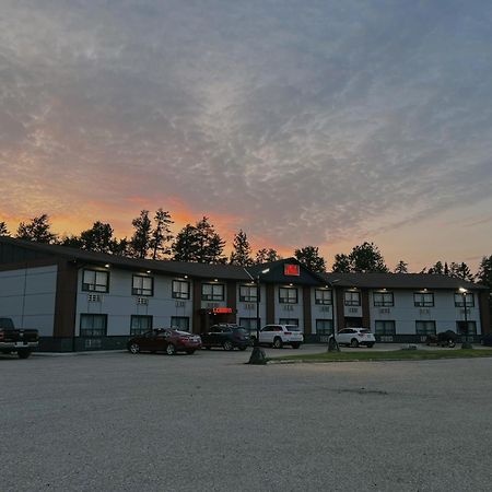 Hwy 17 Hotel Вава Экстерьер фото